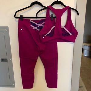 Hot pink matching Fabletics workout set!